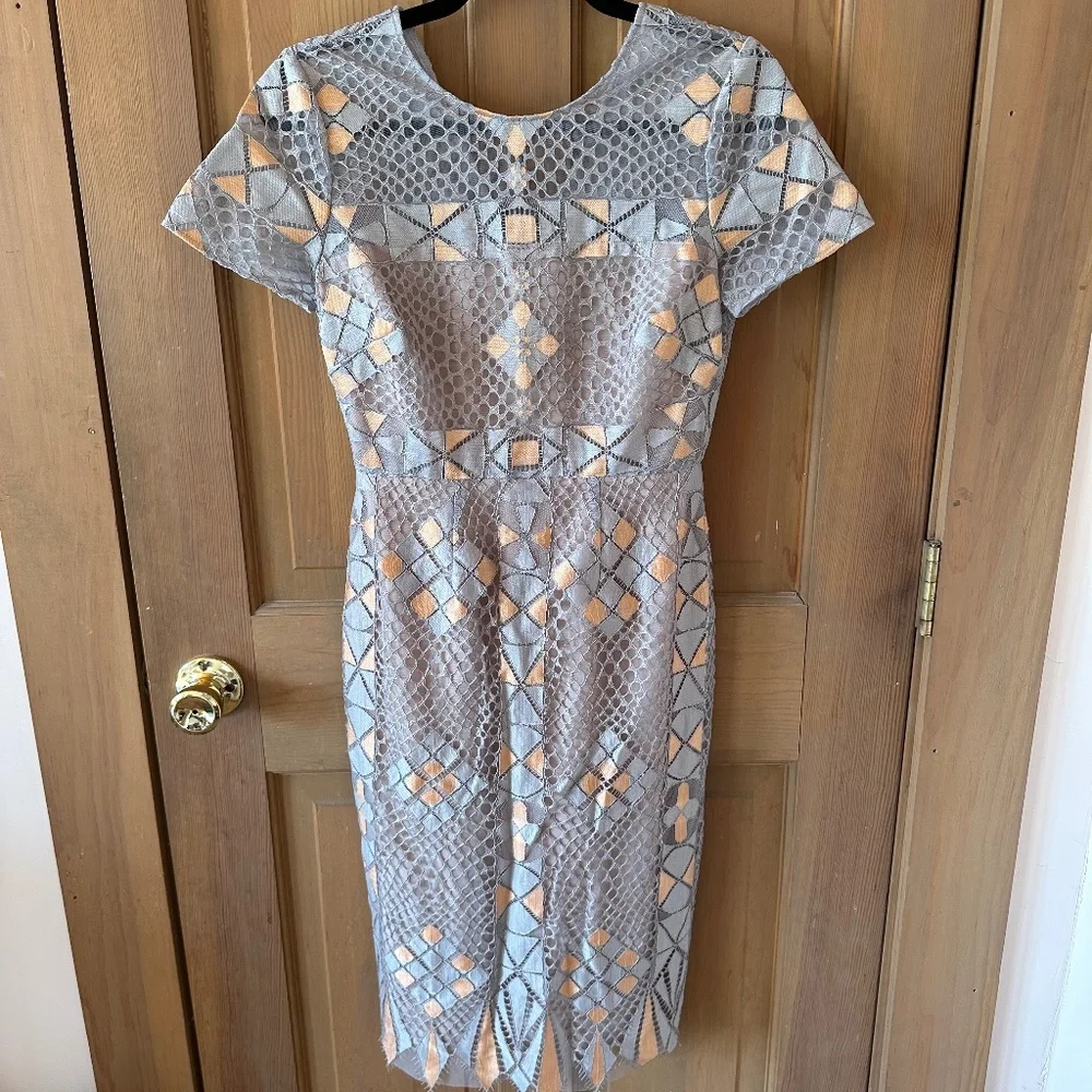 dlaney mini dress white Delaney Halter Backless L 26 waist dresses on fashion Rooftop Soiree Velvet Midi Make a choice:Size 2